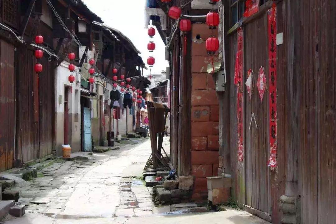 一个女孩对你只说“安”，而不说晚安是什么意思？游戏画面